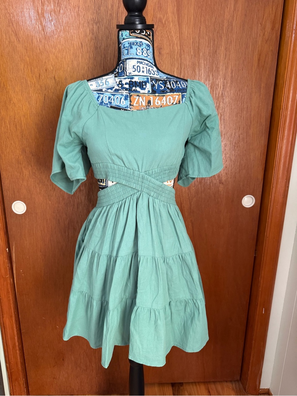 Shy Velvet Women’s S Puff Sleeve Cutout Tiered Square Neck Dress in Sage Green